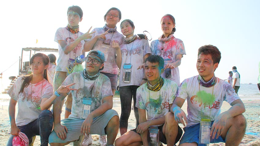 有寵網(wǎng)絡(luò)“青春不留白”彩色跑