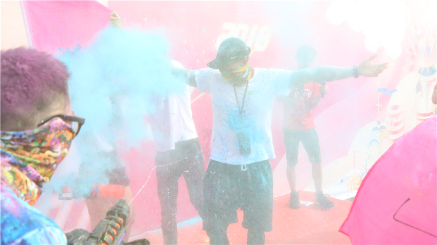 碧捷潔凈科技有限公司第一界成功人士彩跑“放肆美好，放肆好”活動