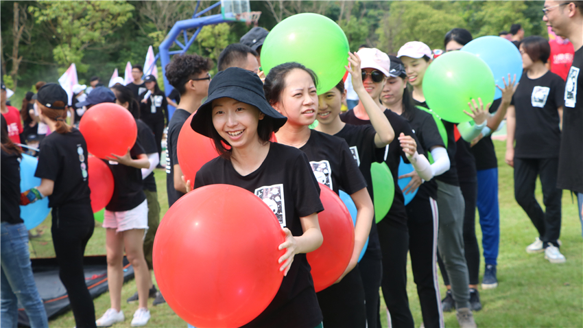 碧捷潔凈科技有限公司第一界成功人士彩跑“放肆美好，放肆好”活動