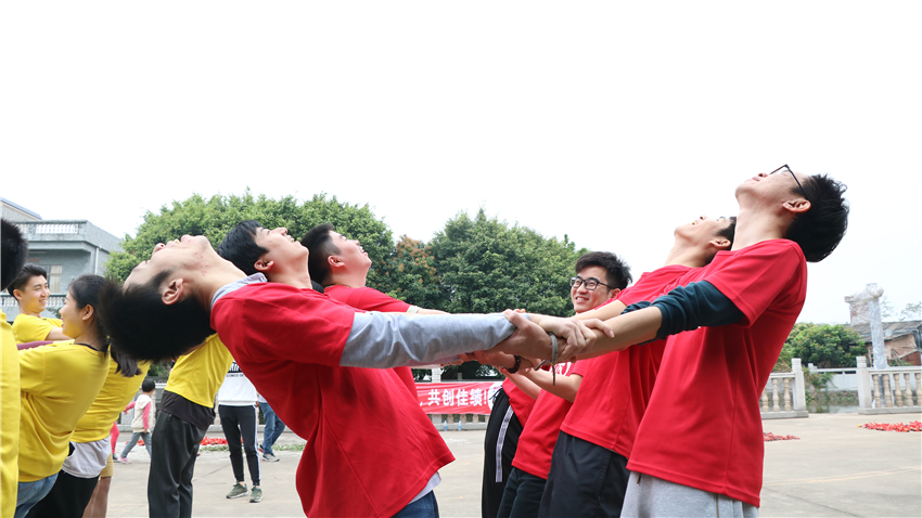 賜麓網(wǎng)絡(luò)科技有限公司2018年大嶺古村戶外團(tuán)隊(duì)拓展活動(dòng)