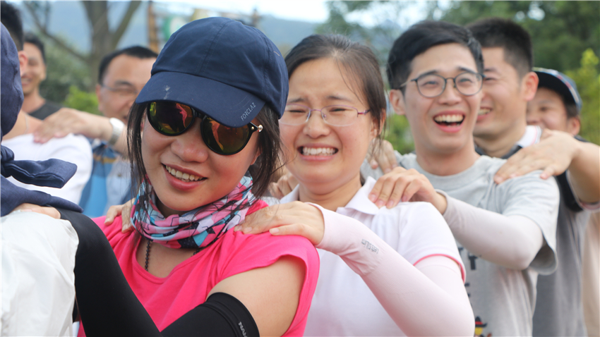 佛山SGS美的鷺湖森林度假區(qū)拓展訓練基地舉行團隊建設活動