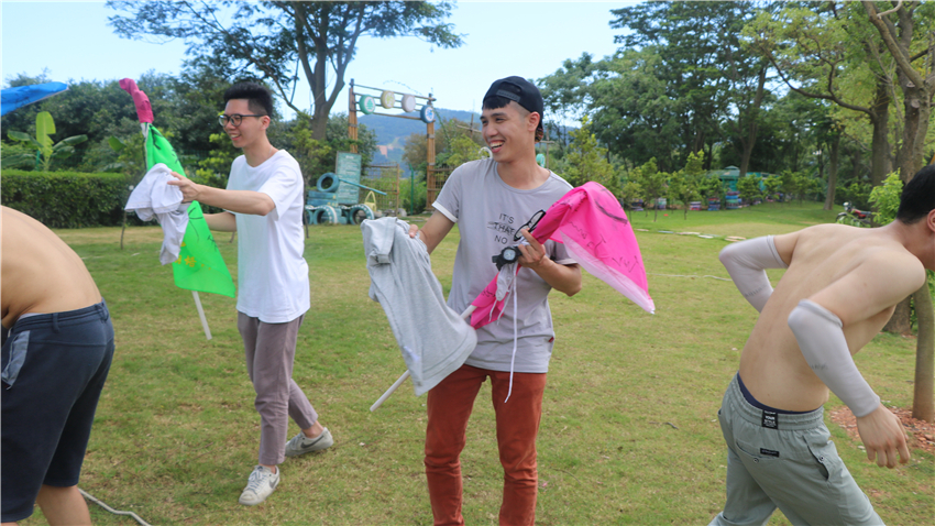 佛山SGS美的鷺湖森林度假區(qū)拓展訓練基地舉行團隊建設活動