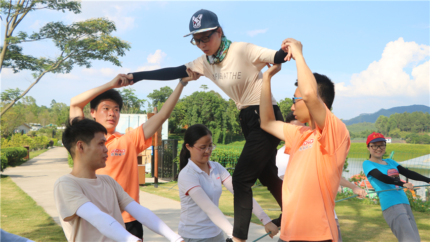 佛山SGS美的鷺湖森林度假區(qū)拓展訓練基地舉行團隊建設活動