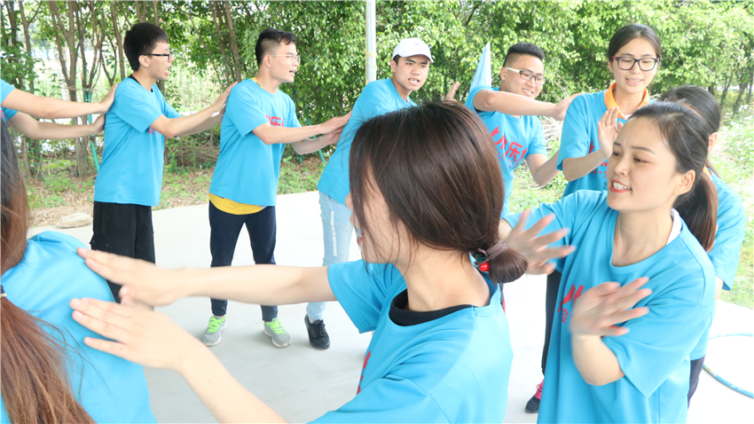 雄音電子番禺悅水莊拓展基地開展團(tuán)隊(duì)拓展訓(xùn)練活動(dòng)