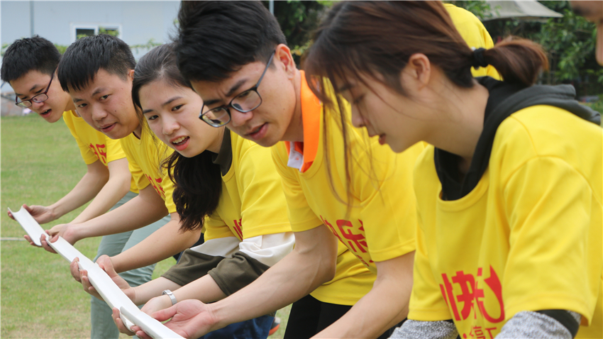 雄音電子番禺悅水莊拓展基地開展團(tuán)隊(duì)拓展訓(xùn)練活動(dòng)