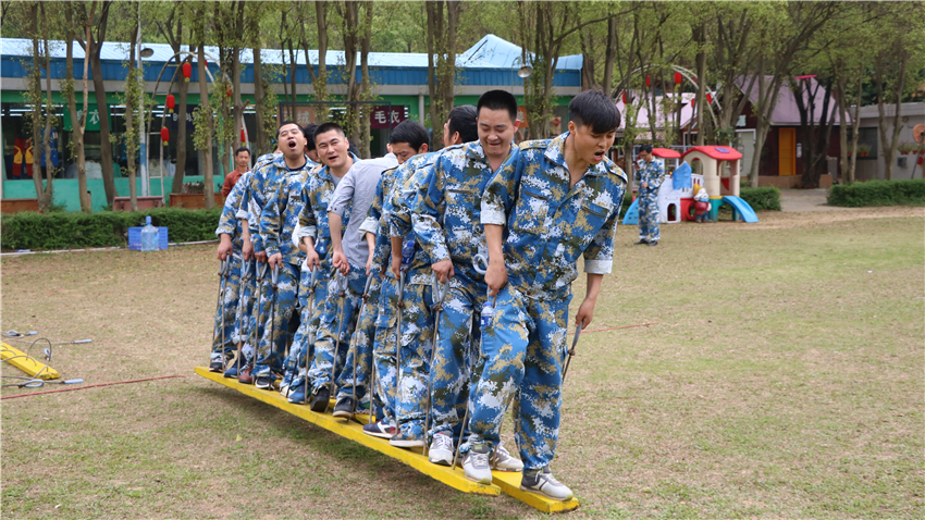 簡派照明團隊拓展訓練活動取得圓滿成功