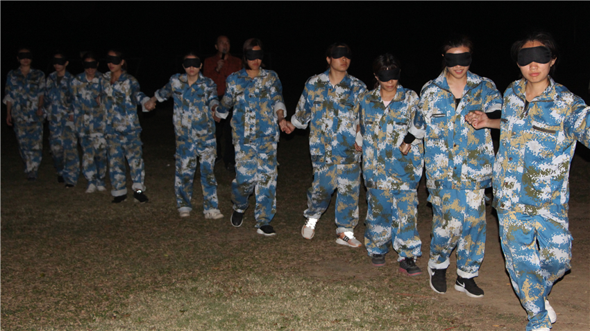 童學(xué)會藝術(shù)江門色色環(huán)球影城拓展基地成功舉辦團(tuán)隊(duì)?wèi)敉馔卣够顒?>
                        <div   id=