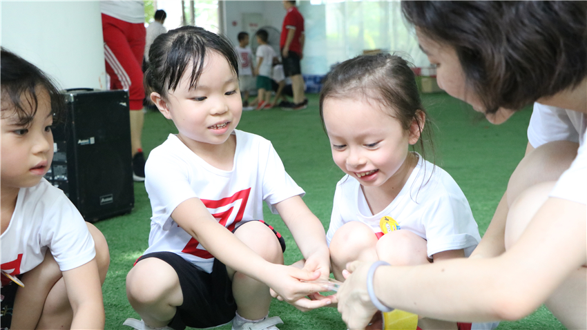 育才幼兒園大手拉小手親子活動