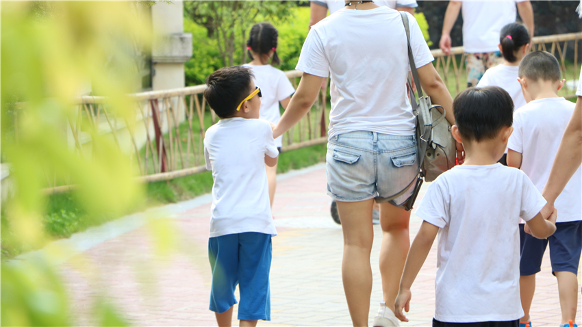 育才幼兒園大手拉小手親子活動