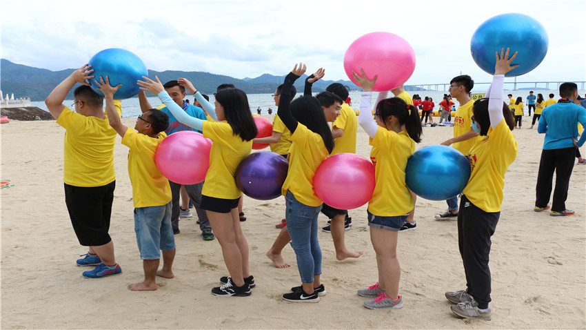 成都哆可夢網(wǎng)絡(luò)科技公司巽寮灣拓展培訓(xùn)活動