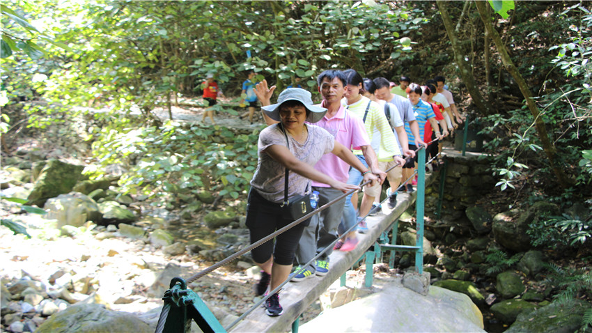 廣州萬固壓縮機(jī)有限公司舉辦“勇創(chuàng)新，贏未來”拓展訓(xùn)練營