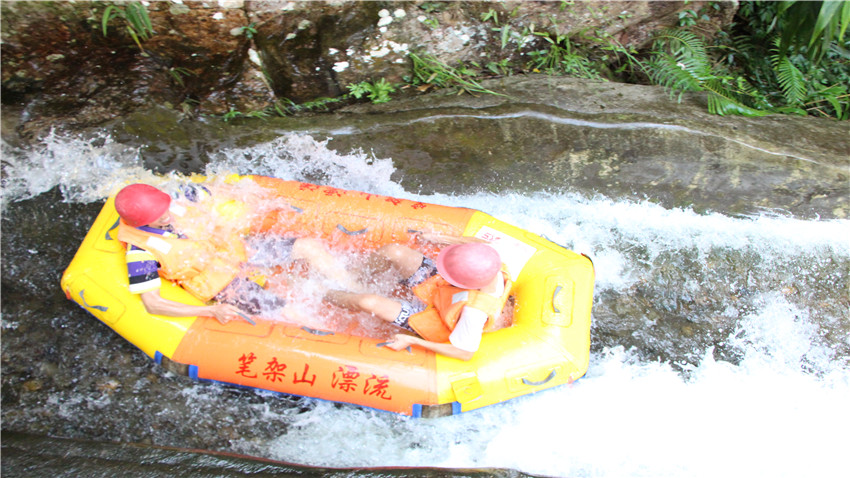 廣州萬固壓縮機(jī)有限公司舉辦“勇創(chuàng)新，贏未來”拓展訓(xùn)練營