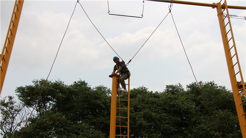 廣州陽光100銷售傳奇體驗式拓展培訓活動