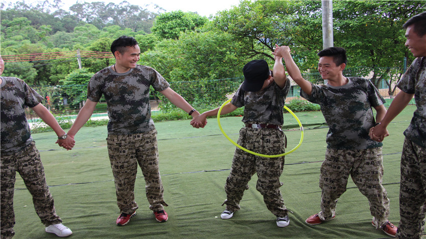 廣州陽光100銷售傳奇體驗式拓展培訓活動