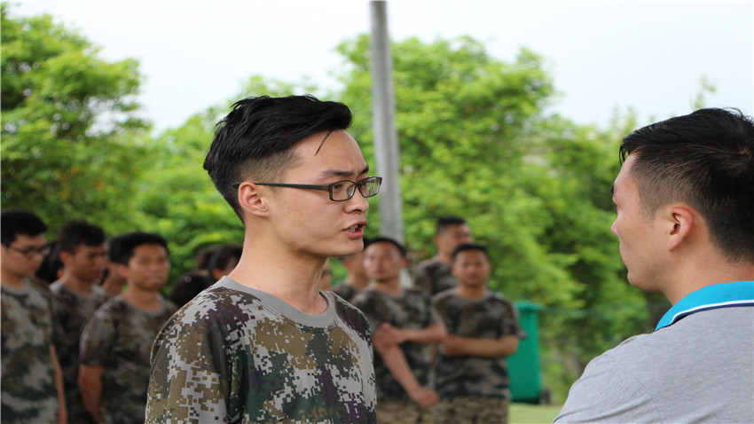 廣州陽光100銷售傳奇體驗式拓展培訓活動