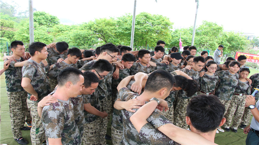 廣州陽光100銷售傳奇體驗式拓展培訓活動