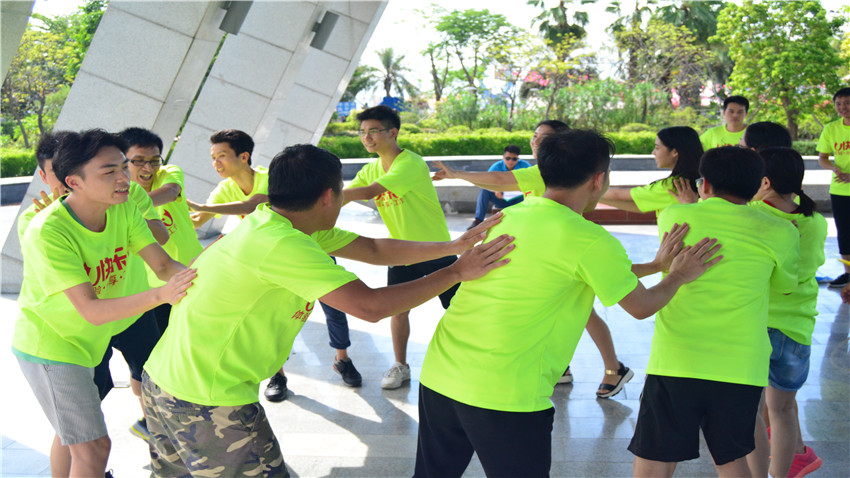 佛山市海呈金屬舉辦巽寮灣海公園拓展訓(xùn)練活動(dòng)