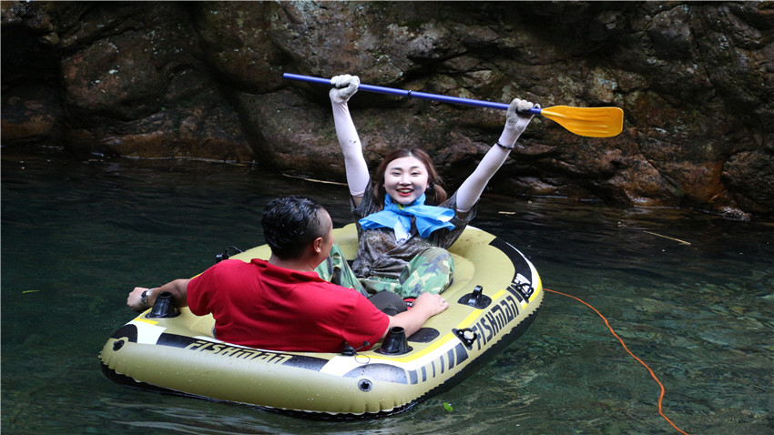 廣州市紅棉國際時(shí)裝城NO.1服飾舉辦兩天拓展訓(xùn)練活動(dòng)
