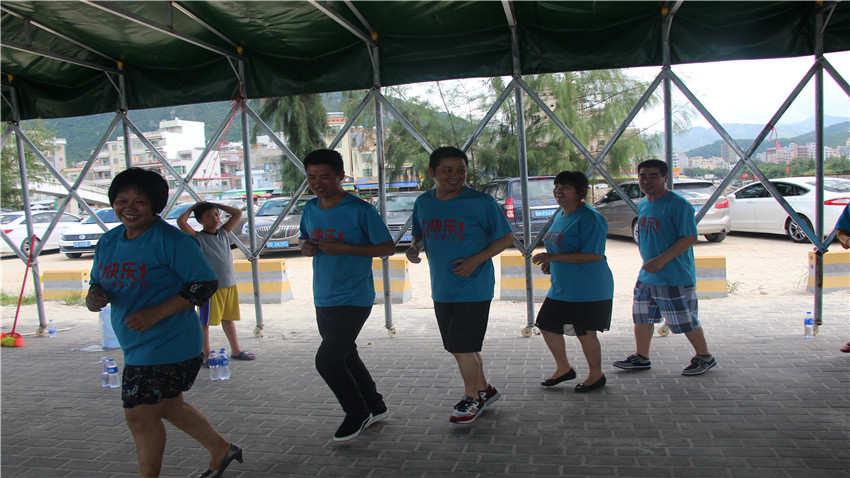 惠州市思賢實業(yè)有限公司在巽寮灣海公園拓展基地舉辦拓展培訓活動