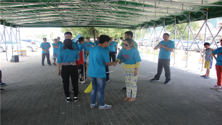 惠州市思賢實業(yè)有限公司在巽寮灣海公園拓展基地舉辦拓展培訓活動