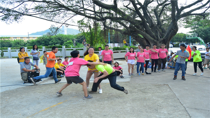 廣州泰康人壽天龍八部舉辦古鎮(zhèn)奔跑拓展活動