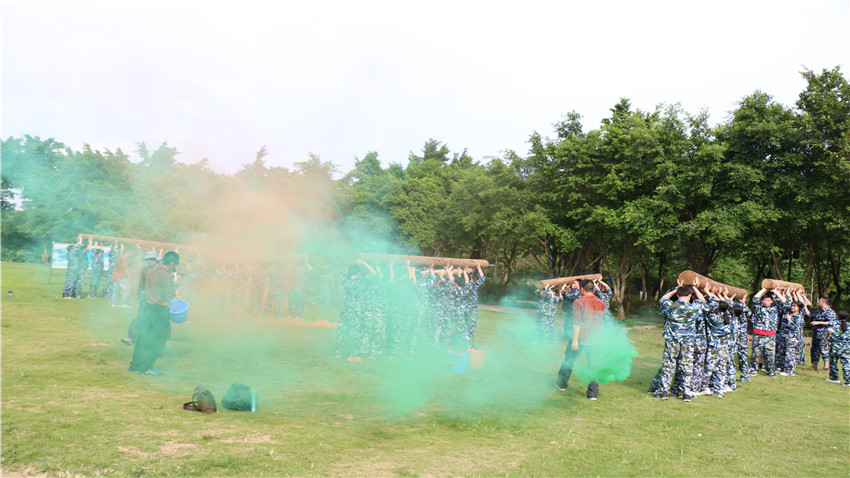 學(xué)樂教育廣州五龍山莊拓展基地拓展訓(xùn)練營