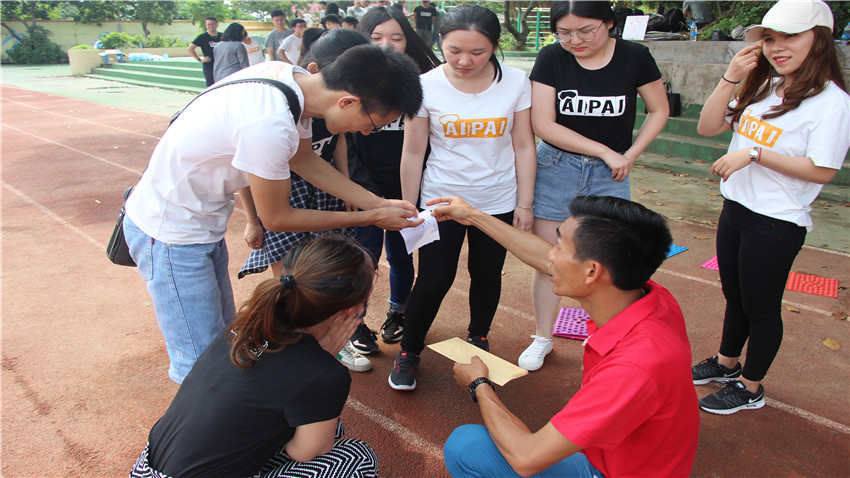 愛拍網(wǎng)絡(luò)大嶺村大型奔跑活動(dòng)圓滿成功