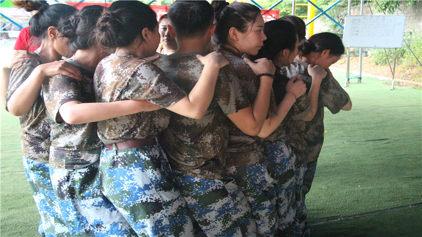 法思醫(yī)療白云五龍山莊拓展基地拓展訓(xùn)練取得圓滿成功