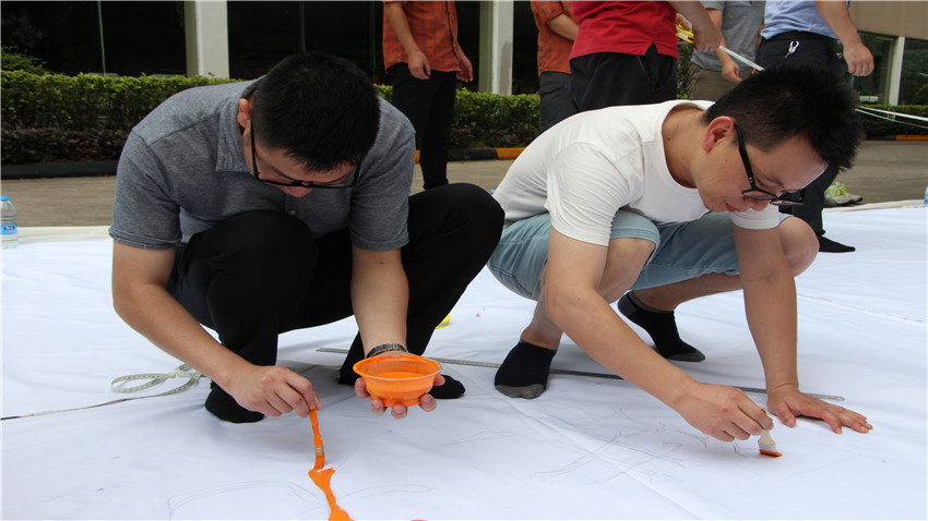 廣州立邦團(tuán)隊(duì)夢(mèng)想巨畫拓展活動(dòng)圓滿成功