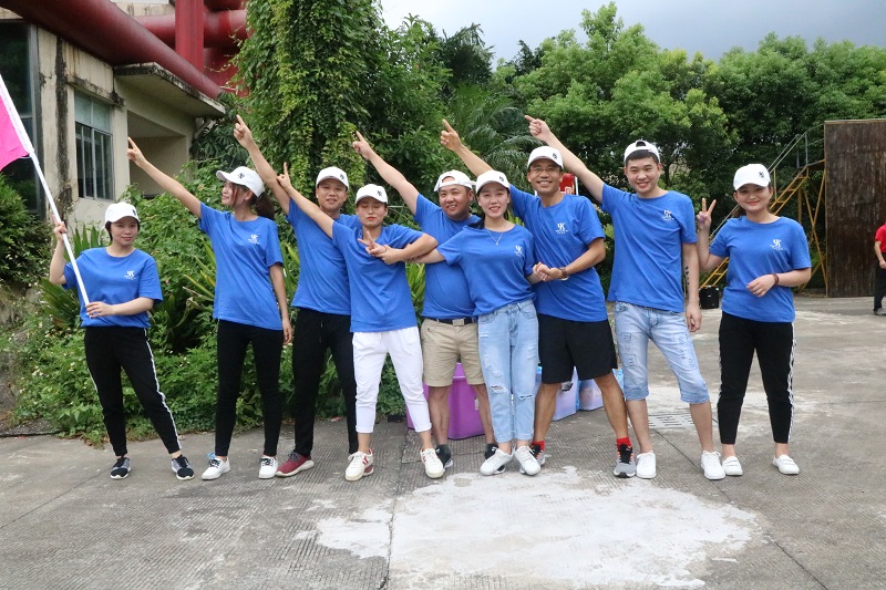 酷魅服飾悅水莊團建活動順利開展！