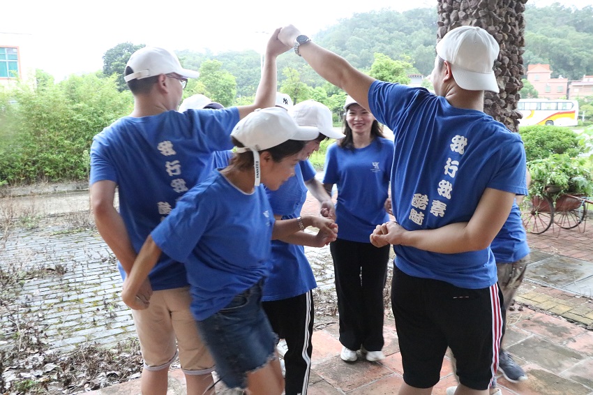 酷魅服飾悅水莊團建活動順利開展！