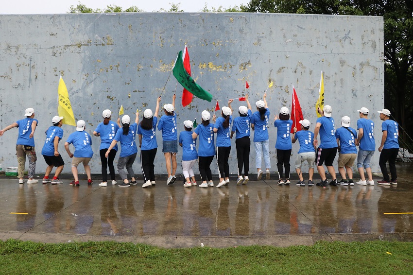 酷魅服飾悅水莊團建活動順利開展！