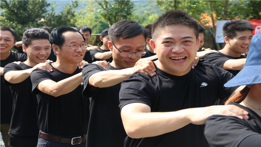 廣州市葵力橡塑制品有限公司十三周年慶拓展活動圓滿結束！