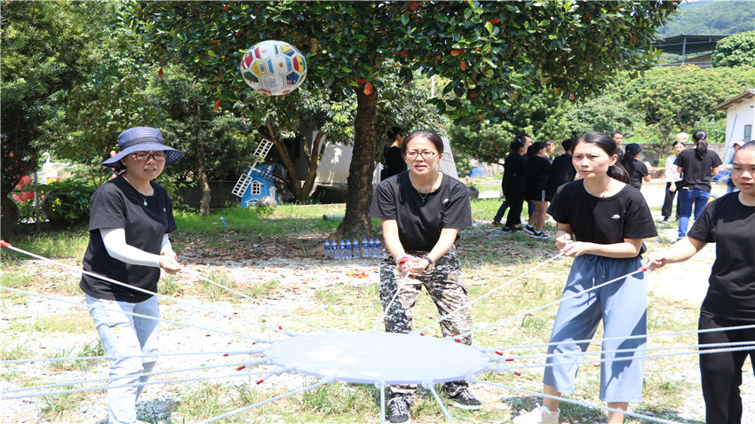 廣州市葵力橡塑制品有限公司十三周年慶拓展活動圓滿結束！