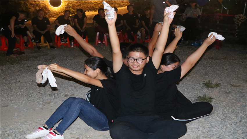 廣州市葵力橡塑制品有限公司十三周年慶拓展活動圓滿結束！