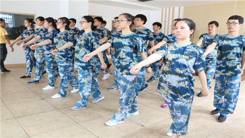 鵬輝能源古鎮(zhèn)奔跑活動圓滿結(jié)束！