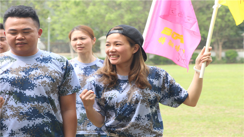 一加地產(chǎn)江門色色環(huán)球影城基地團(tuán)隊(duì)拓展訓(xùn)練順利進(jìn)行