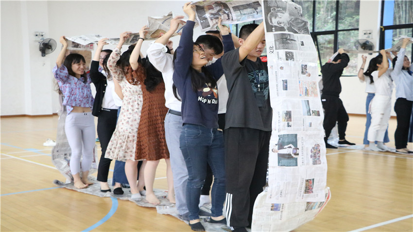 中國(guó)民航中南空管局管制中心與廣州市中級(jí)人民法院、文德路小學(xué)交流拓展活動(dòng)