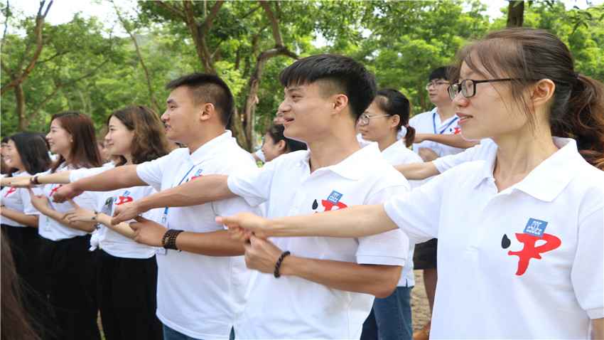 中建四局珠海公司紅星海岸新員工拓展活動