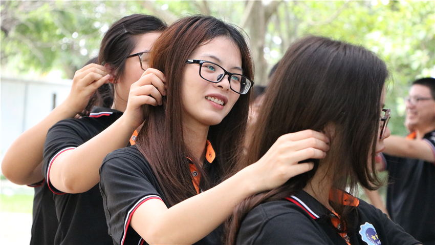 戶外拓展訓(xùn)練破解團隊溝通障礙問題