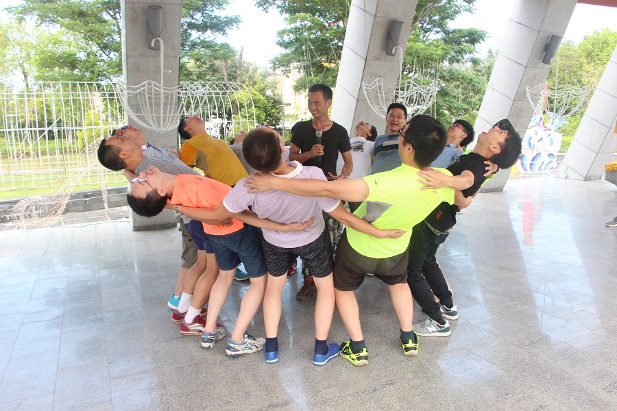 如何打造高效銷售團(tuán)隊(duì)？組合式拓展培訓(xùn)必不可少