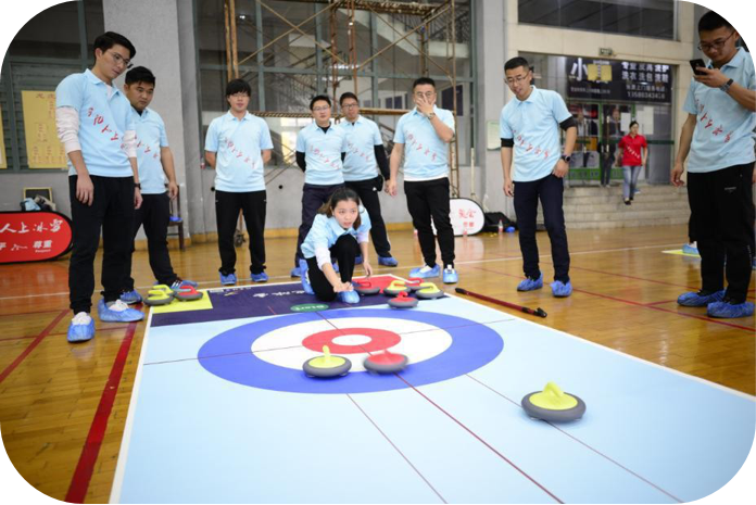 培訓(xùn)拓展機(jī)構(gòu)告訴你現(xiàn)在新潮有趣的團(tuán)建活動(dòng)是什么！