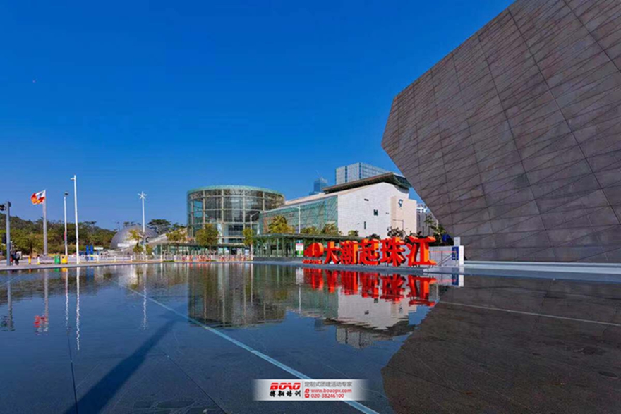 追夢佛開，用汗水澆灌收獲，以實干篤定前行