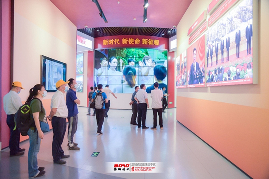 追夢佛開，用汗水澆灌收獲，以實干篤定前行