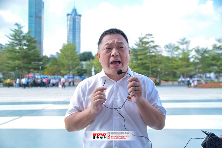 追夢佛開，用汗水澆灌收獲，以實干篤定前行