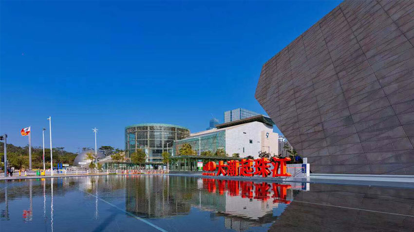 追夢(mèng)佛開，用汗水澆灌收獲，以實(shí)干篤定前行