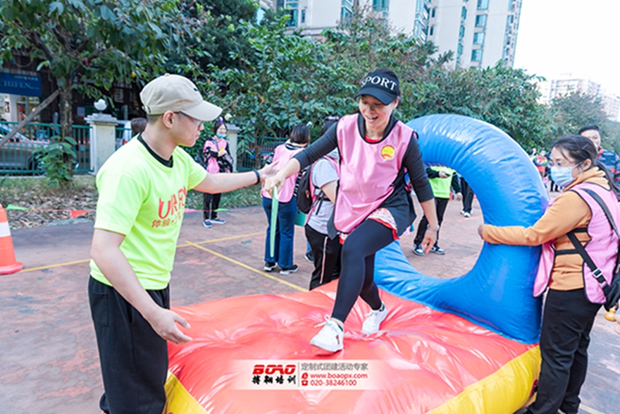 魚珠街：機(jī)關(guān)工會(huì)舉辦“揮灑激情?共鑄輝煌”主題酷跑挑戰(zhàn)賽活動(dòng)